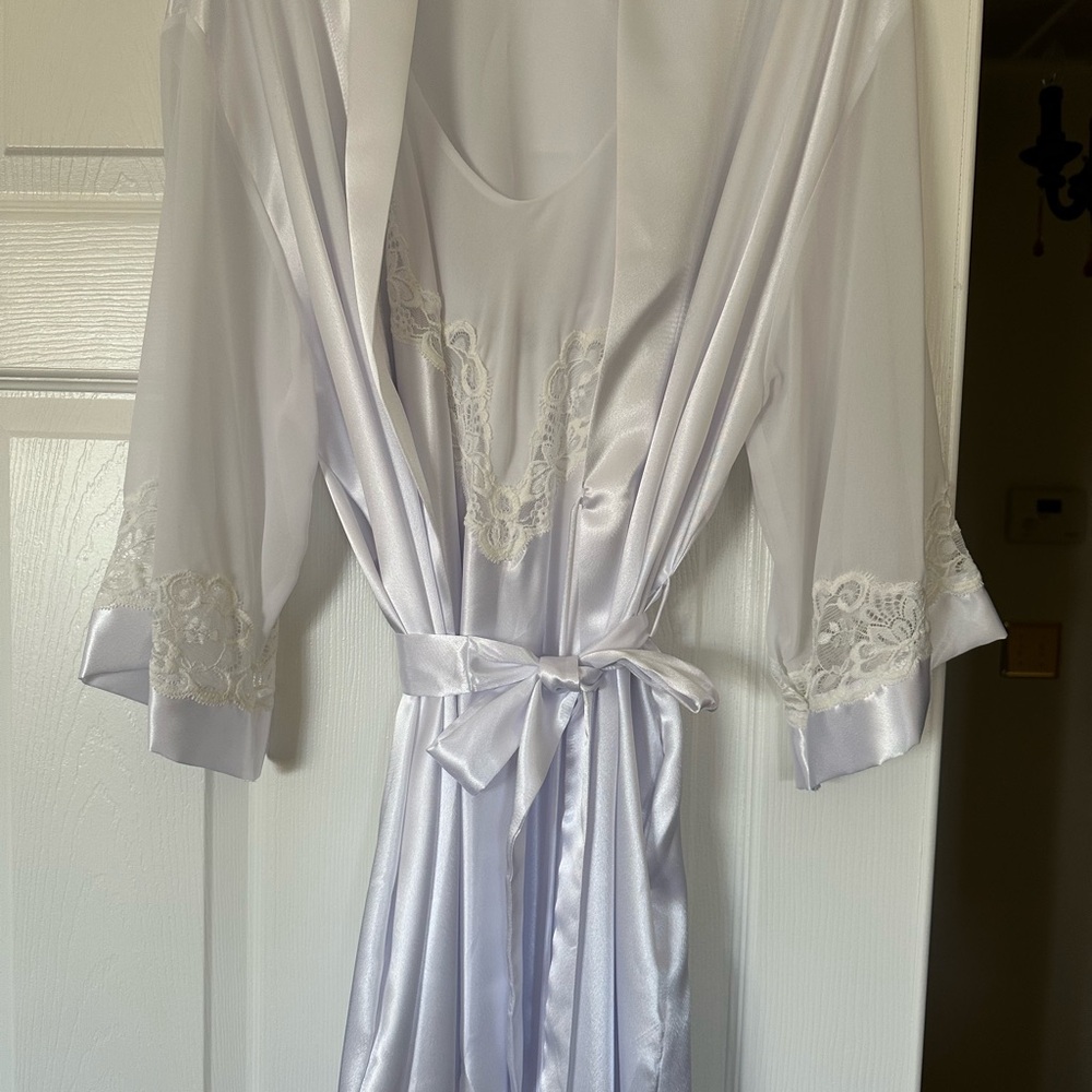 2 Piece Bridal Lingerie Negligee Satin Lace Sheer Nightgown & Robe Elegant Dtl
